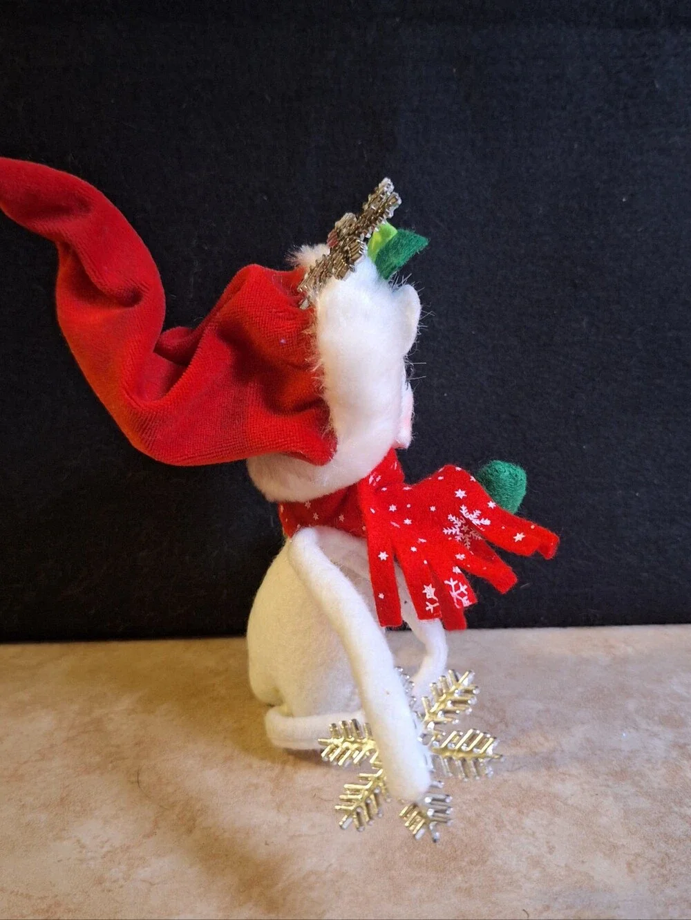 Annalee White Snowflake Mouse Santa Hat 6.5 inch 2007  Winter Scarf Mittens